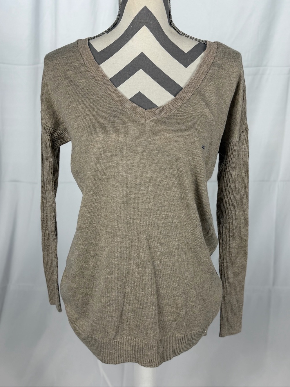 American‎ Eagle Outfitters Women's V-Neck Sweater Taupe Brown XS